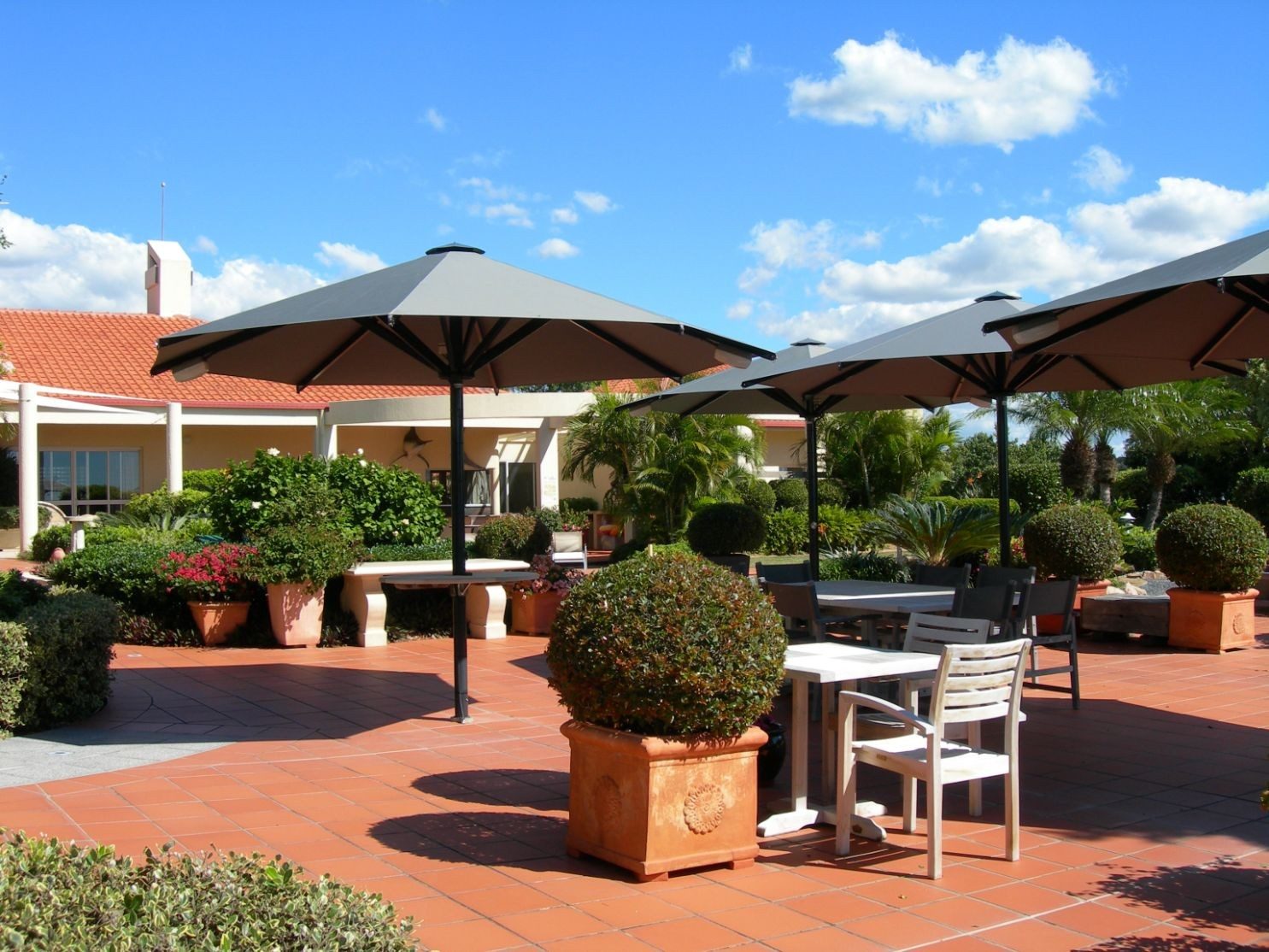 UltraShade Heavy Duty Umbrella