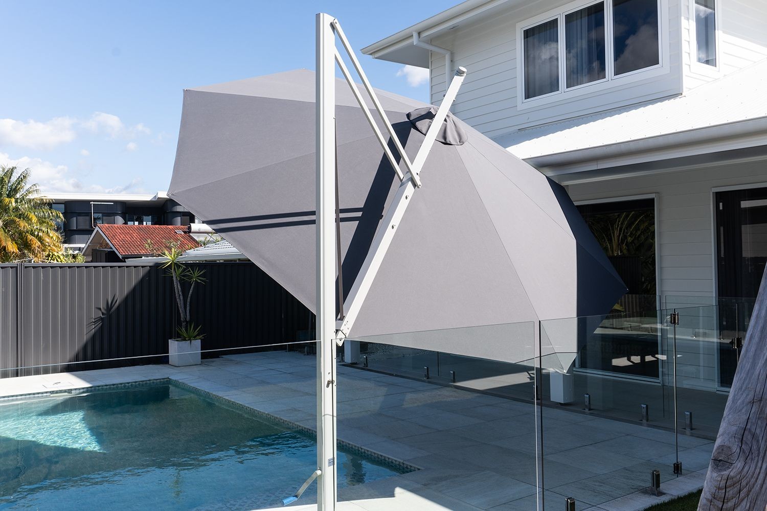 Revolvashade Deluxe Cantilever