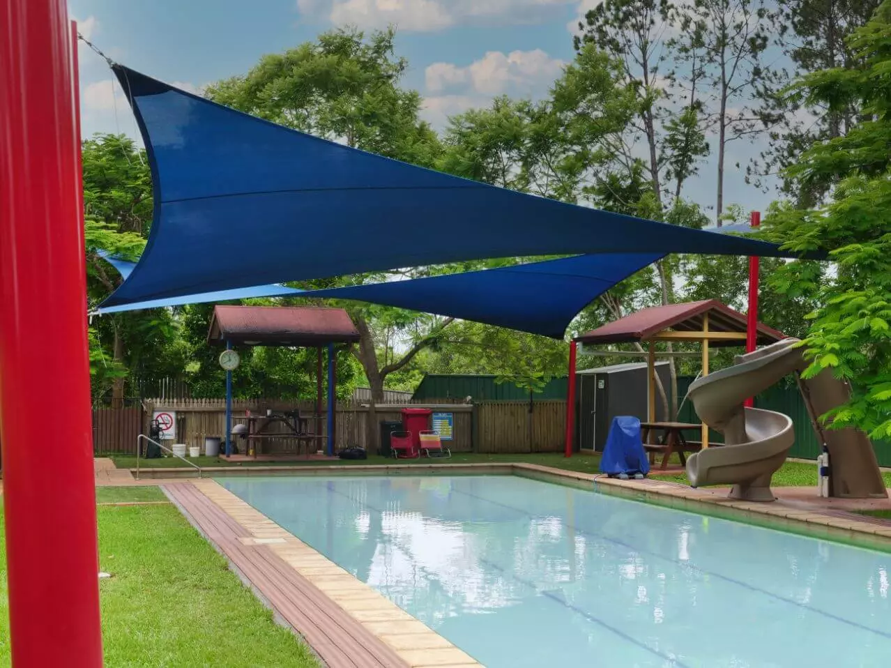 Shade sail-pool